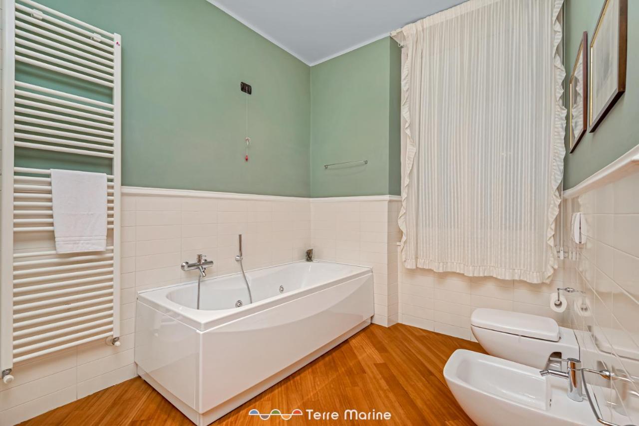 Gallery 22, Terremarine Apartment *